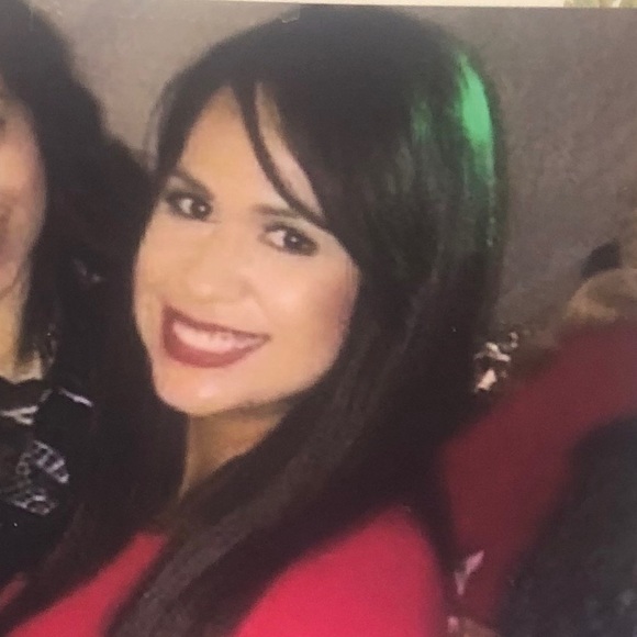 Meet your Posher, Denisse - Picture 1 of 1